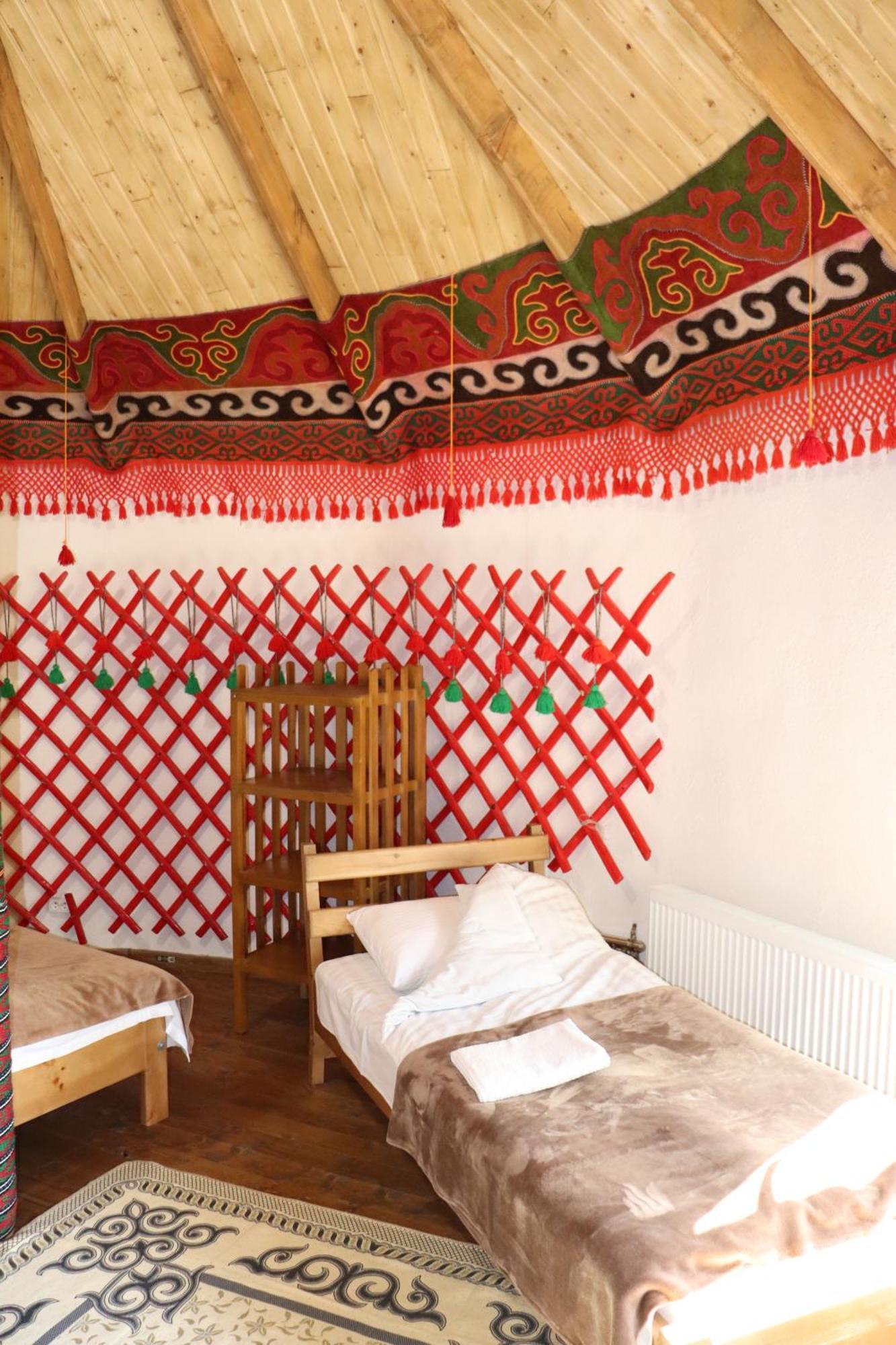 Кемпинг Happy Nomads Yurt Каракол Экстерьер фото